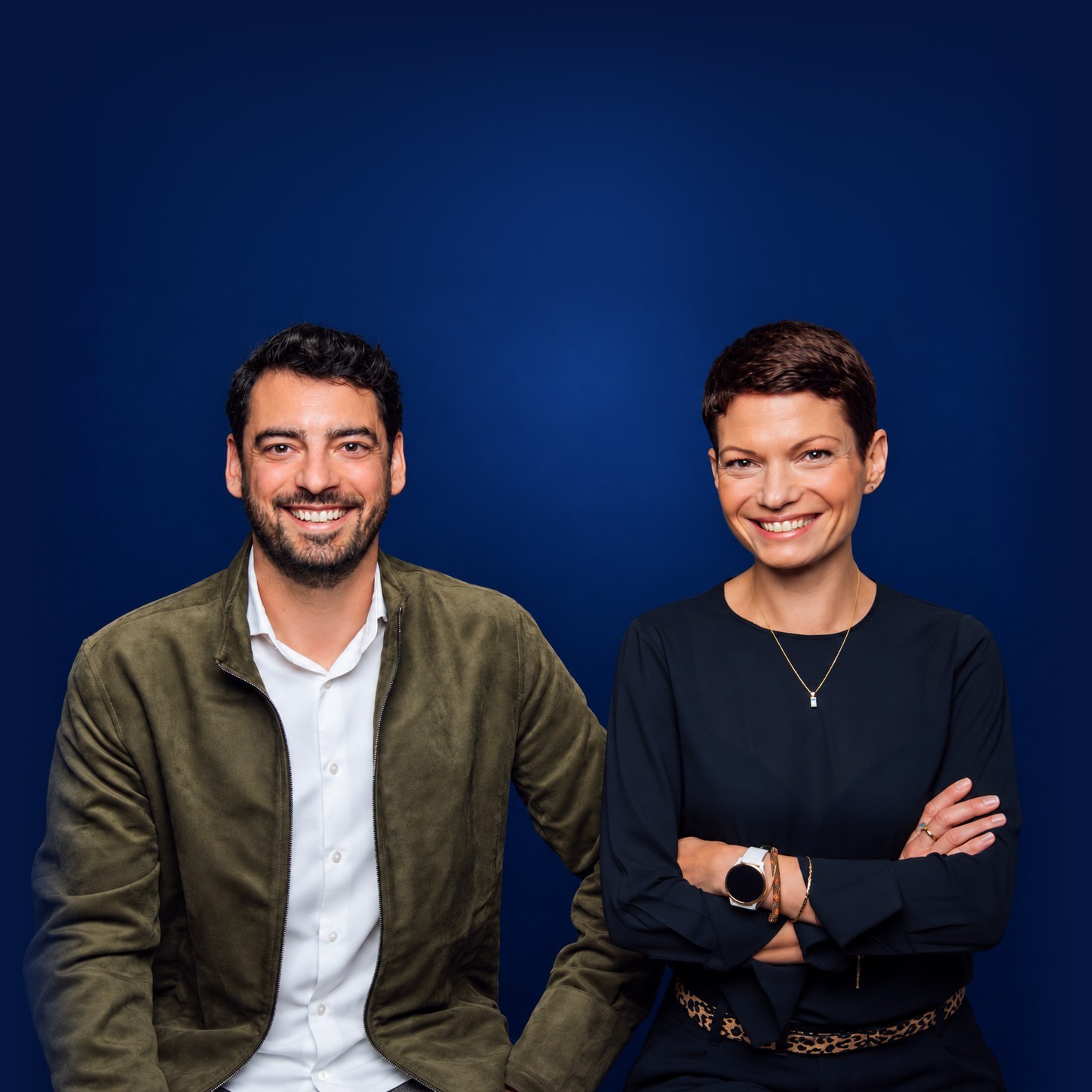 Les deux fondateurs, souriants, face à l'objectif